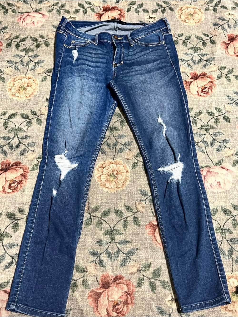 Womens Hollister Distressed Low Rise Skinny Jeans - Size 5R/ 27